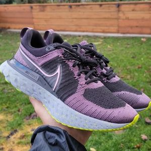 Like New women's Nike Infinity Run